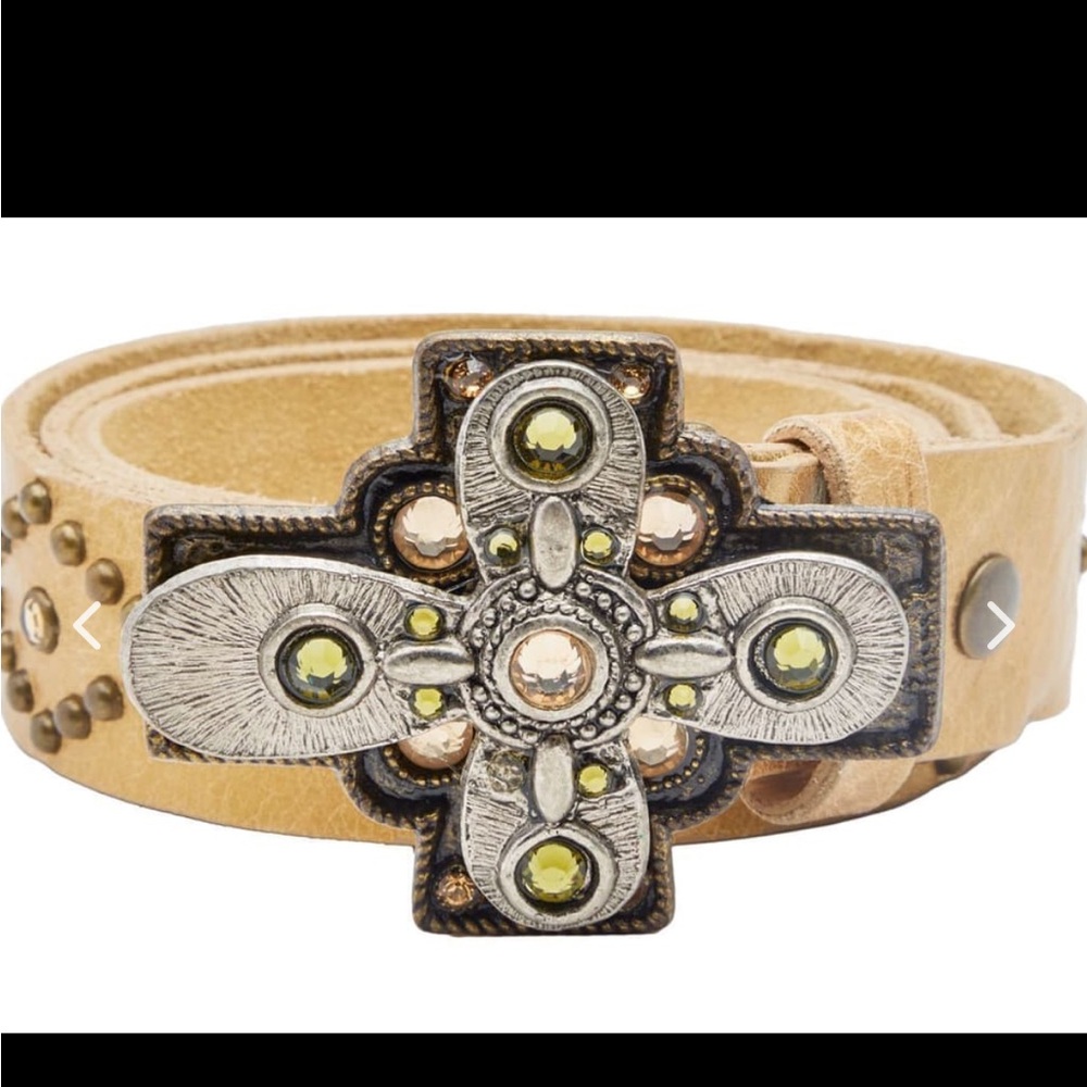 Vintage Y2K Leatherock studded belt with cross buckle. Medium M34